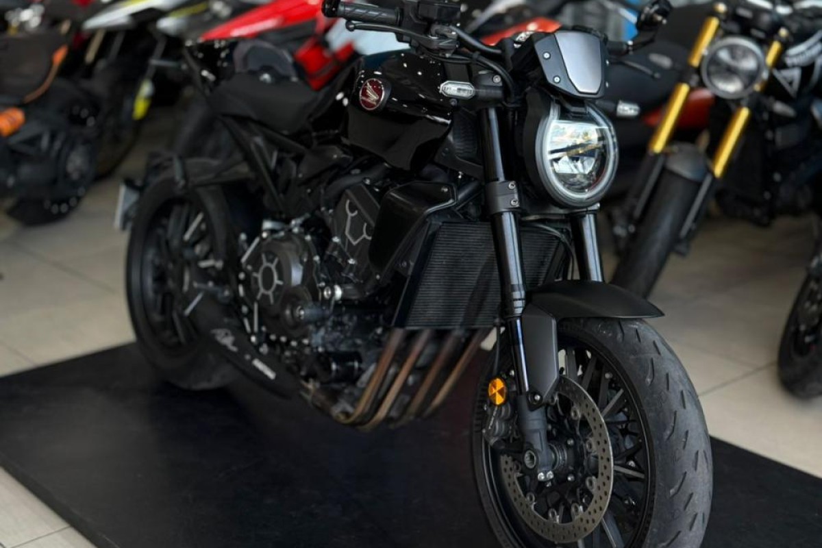 Detalhes do produto HONDA CB1000R BLACK E 2022